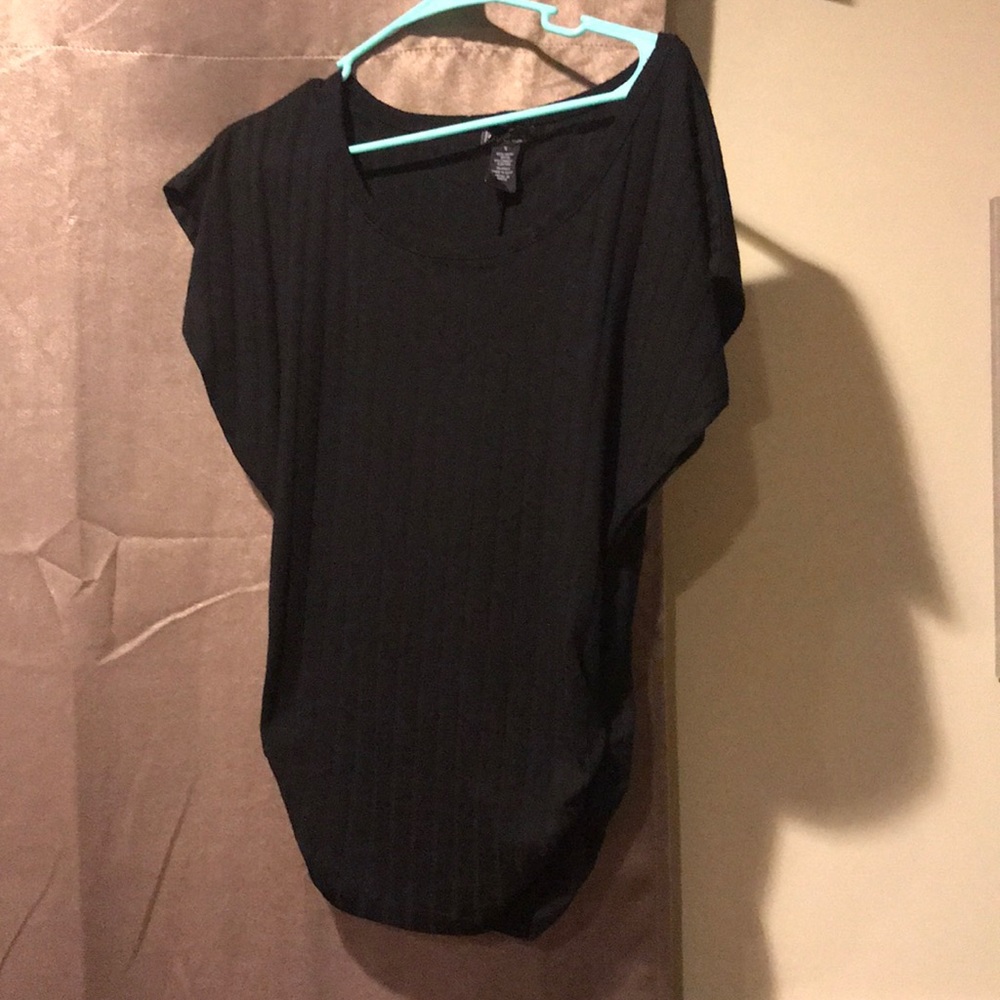 Black top size small